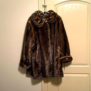 Terri Lewis classic luxuries fur jacket-BRAND NEW
